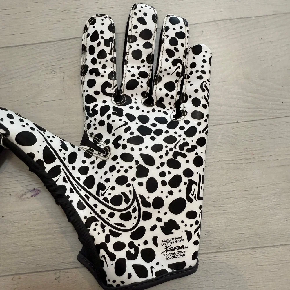 Nike Youth Vapor Jet 7.0 Football Gloves black and white‎ Youth Medium